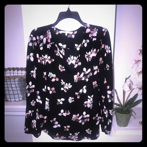 Violet & Claire Black Floral Top